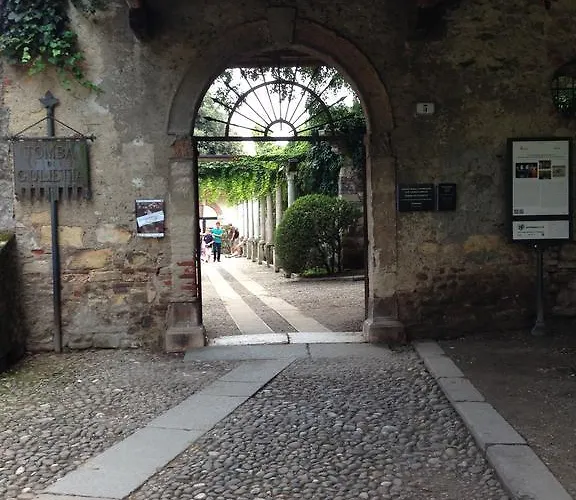 Tomba Di Giulietta * Verona