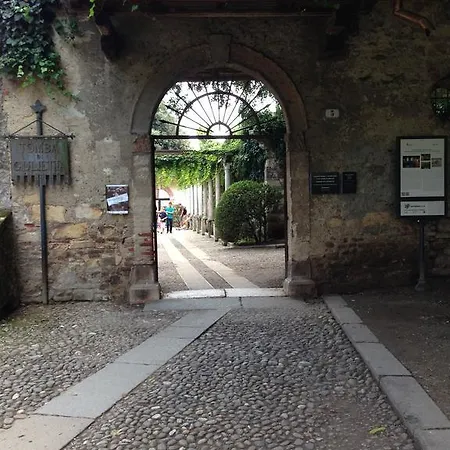 Tomba Di Giulietta * Verona